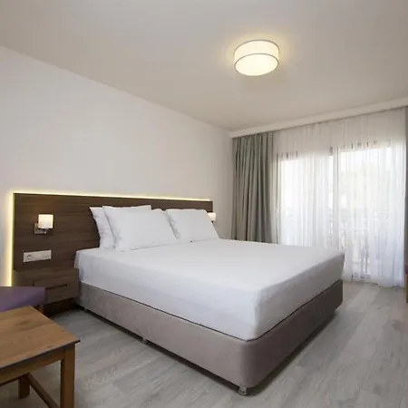 Neopol Hotell 3*